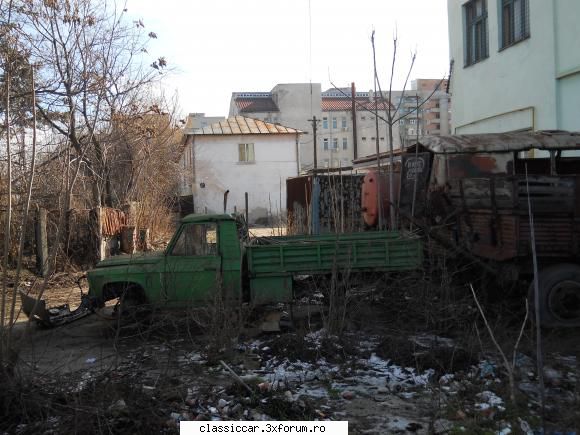Am vazut prin Craiova - in aceeasi curte cu drezina - Am vazut prin Romania