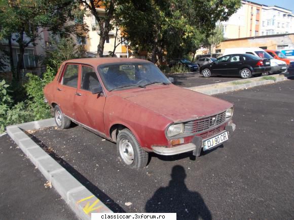 Am vazut prin Craiova - 1300, cauciucurile lipite de astfalt - Am vazut prin Romania
