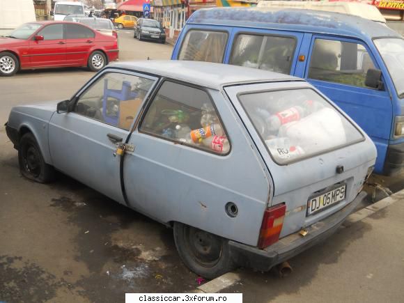 Am vazut prin Craiova - Un tomberon de pet-uri :D - Am vazut prin Romania