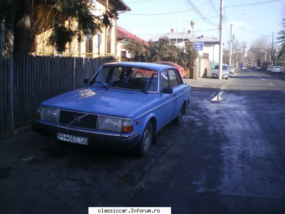Am vazut prin Ploiesti - Cam ultimele poze din 2013 Incepem cu un Volvo 244 - Am vazut prin Romania