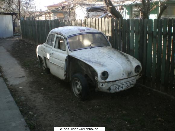 Am vazut prin Ploiesti - In curte unde erau biciclete mai se afla si un - Am vazut prin Romania