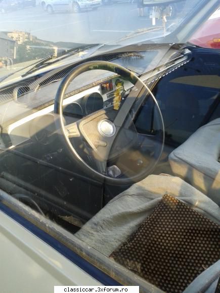 Am vazut prin Salaj - Interiorul arata bine si are ceva volan de Bmw - Am vazut prin Romania
