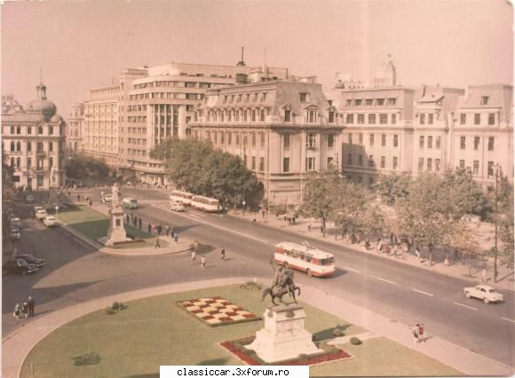 Amintiri... - piata universitatii color in anii '60 , se vede - File de istorie
