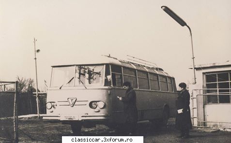 Amintiri... - Si nici autobuz TV2R nu mai exista. Doar o epava - File de istorie