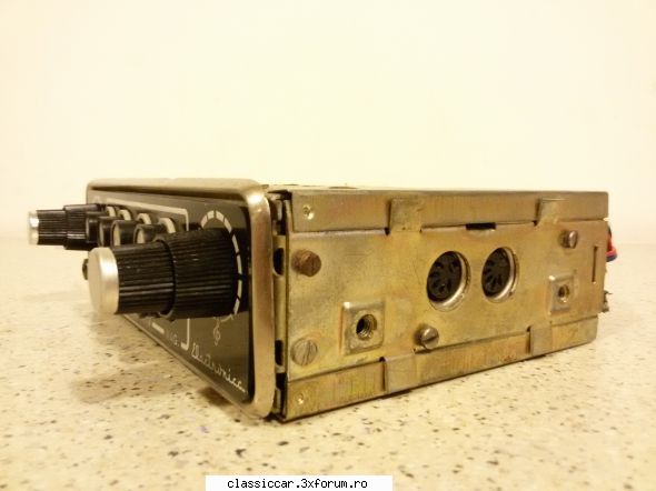 Amplificator auto rom�nesc foarte rar - caprigt - Vanzari  piese si accesorii