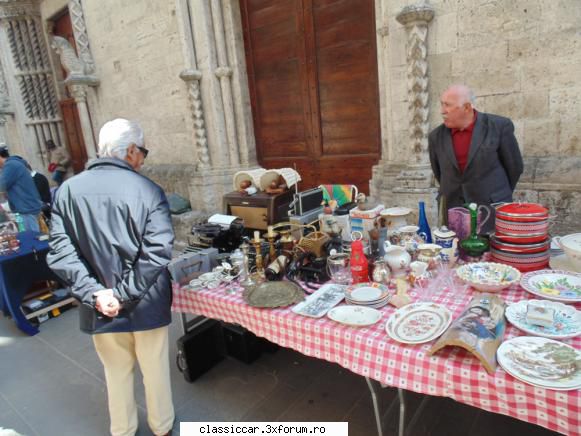 Anticariat Ascoli Piceno -- Italia - Pe radioul din stanga cu carcasa de lemn cere 80 - Din lumea larga