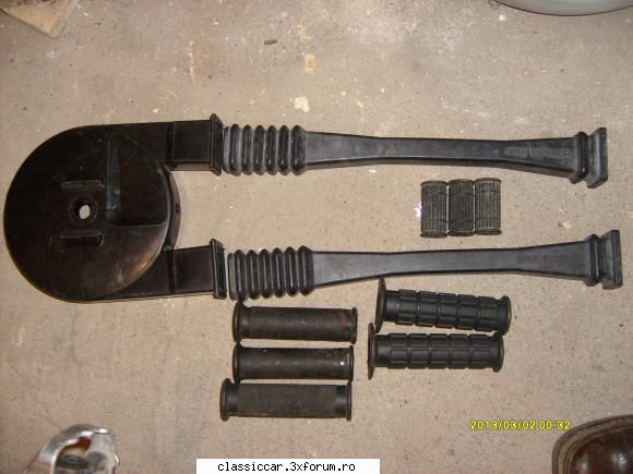 Aparatoare plastic pinion MOBRA - Am eu, aparatoarea pentru lant si cele doua - Cumparari piese