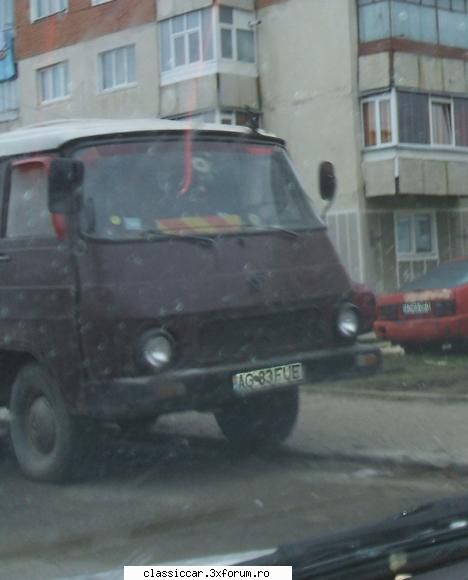Aproape de Campulung - Pe la Campulung Muscel sunt multe IMS, ARO, TV in - Am vazut prin Romania