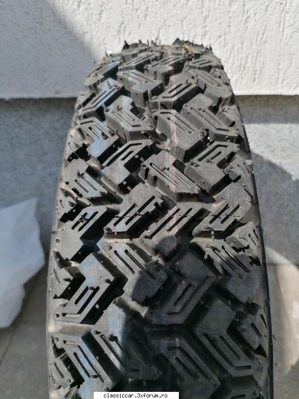 Aro 10.1 din 1981 - Am o anvelopa nefolosita 145SR13 Cramponata - Reconditionari si Restaurari