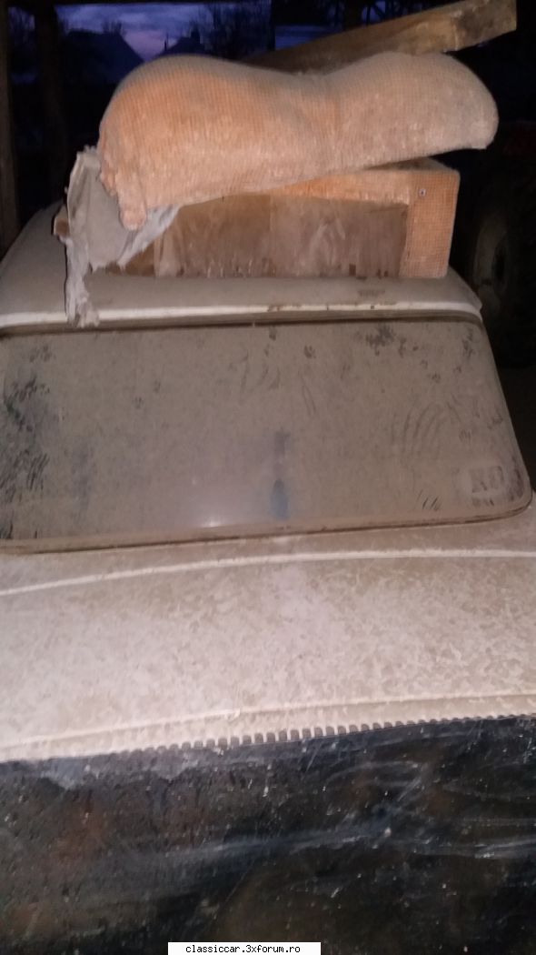Aro 244 si Dacia 1100 - Sutica Acoperisul de deasupra - Vanzari auto-moto clasice de catre intermediari