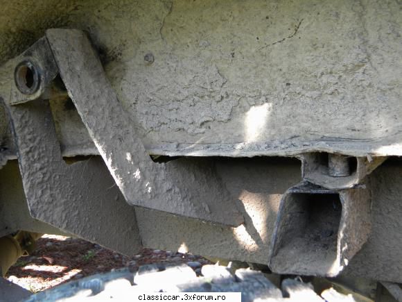 Aro M 461C - Am desfacut suruburile care prind caroseria de - Reconditionari si Restaurari