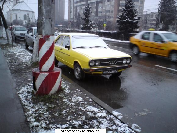 Audi 80 GL, din prima serie - in fata la tipografia ardealul....deci o cazut pe - Am vazut prin Cluj-Napoca