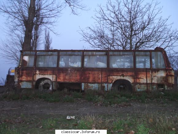 Autobuze TV, langa Craiova si langa Nasaud - CARPATI - Vanatoarea de epave
