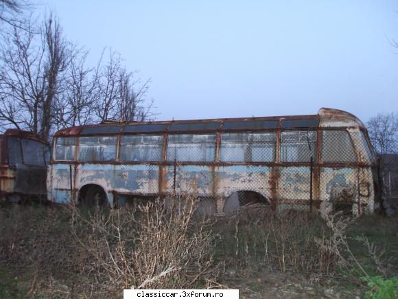 Autobuze TV, langa Craiova si langa Nasaud - CARPATI - Vanatoarea de epave