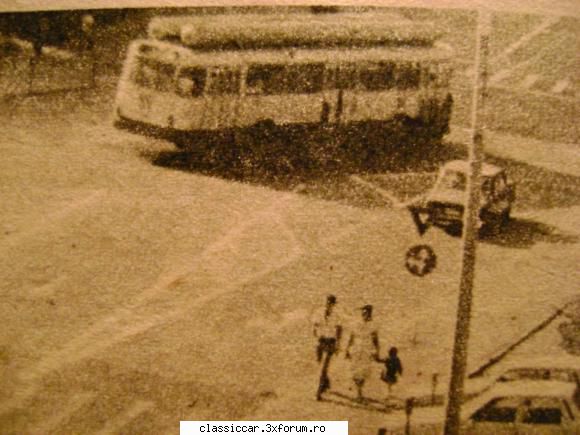 Autobuze cu gaz metan - Si un RD, tot cu butelie de gaz-metan - File de istorie