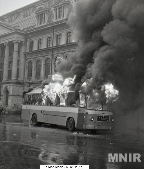 Autobuze romanesti RD - roman 111 incendiat - File de istorie