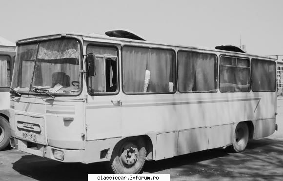 Autobuze romanesti RD - Stie cineva daca acest autobuz este pe sasiu sau - File de istorie