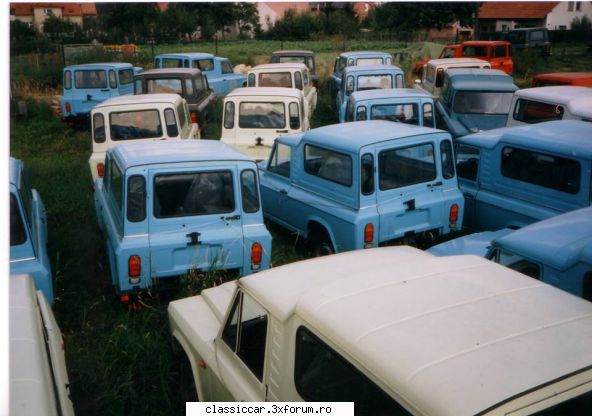 Autoturisme de teren ARO - Ni ce poza faina! O gramada de aroaie noi! - File de istorie