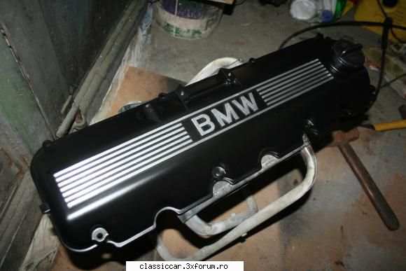 BMW 520i E28 - Gata noul capac de culbutori - Prezentare masini
