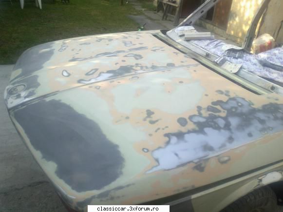 BMW E12, 520/6 din 1979 - Au inceput slefuirea masini. Capota inceputa - Prezentare masini