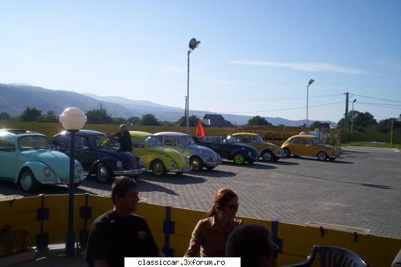 Baimareni broscari. - Pina vine trupa stam la o cefeluta pe terasa - Arhiva evenimente 2011