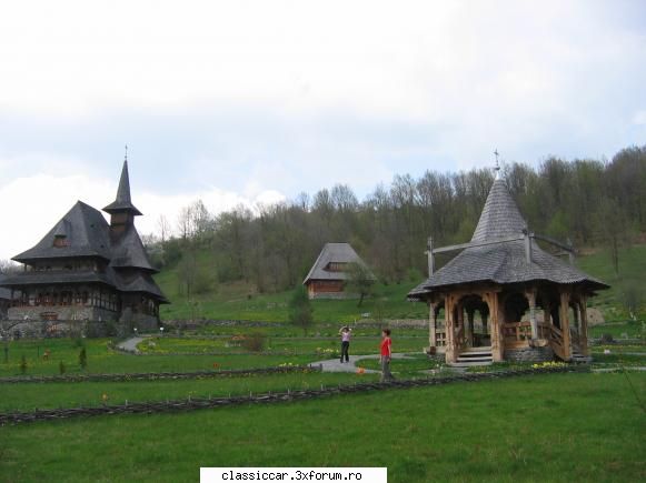 Baimareni broscari. - Asa bine te simt,plimbind prin curte - Arhiva evenimente 2011