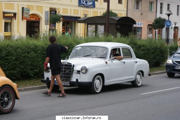 Baimareni broscari. - A avut succes si mertzanul alb,tot umbla unul sa - Arhiva evenimente 2011