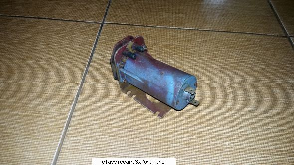 Bazar - piese diverse de vanzare - Pompa electrica stropitor parbriz - 30 lei - Vanzari  piese si accesorii
