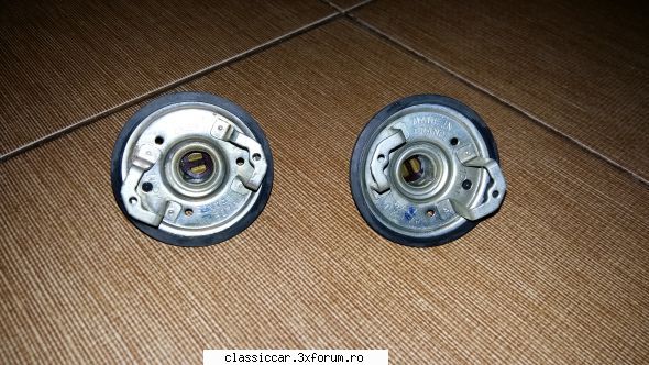 Bazar - piese diverse de vanzare - Socluri PK noi pentru lampile fata Dacia lei - Vanzari  piese si accesorii