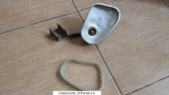 Bazar - piese diverse de vanzare - Oglinda fara geam - 30 lei - Vanzari  piese si accesorii