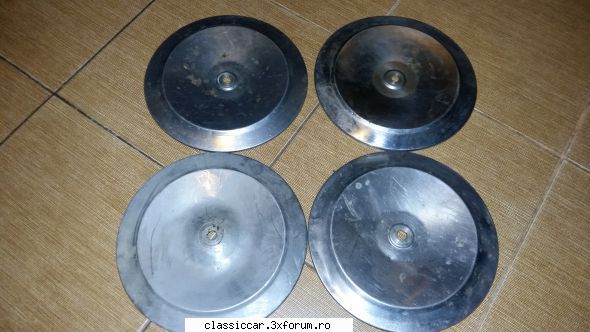 Bazar - piese diverse de vanzare - 4 capace roti Dacia 1100, Renault lei - Vanzari  piese si accesorii