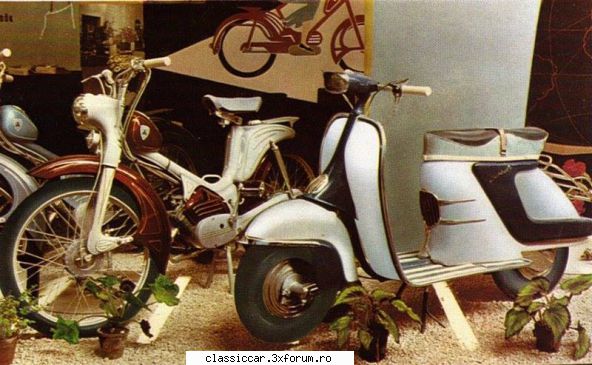Berva Moped - 1960 - Una bicolora visiniu cu alb - Reconditionari si Restaurari