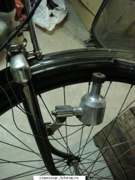 Biciclet� PUCH original� - dinam de jumat de chil - Prezentare motociclete, motorete si biciclete de colectie