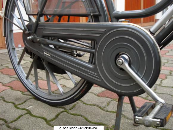 Biciclet� cu motor SACHS-SPARTA - ap�r�toarea lant - Prezentare motociclete, motorete si biciclete de colectie