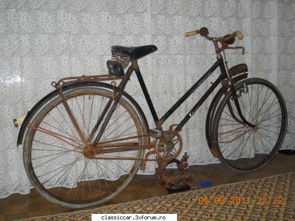 Biciclete vechi - Incepe sa prinda forma - Prezentare motociclete, motorete si biciclete de colectie