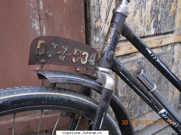 Biciclete vechi - Un pic de arta fotografica - Prezentare motociclete, motorete si biciclete de colectie