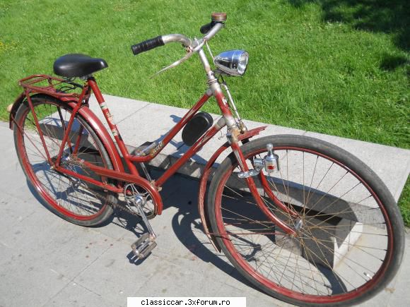 Biciclete vechi - si de ieri in proprietatea - Prezentare motociclete, motorete si biciclete de colectie