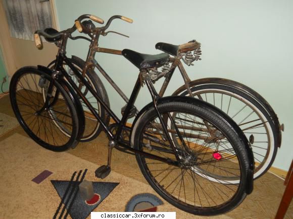 Biciclete vechi - SI la garaj cu ele - Prezentare motociclete, motorete si biciclete de colectie
