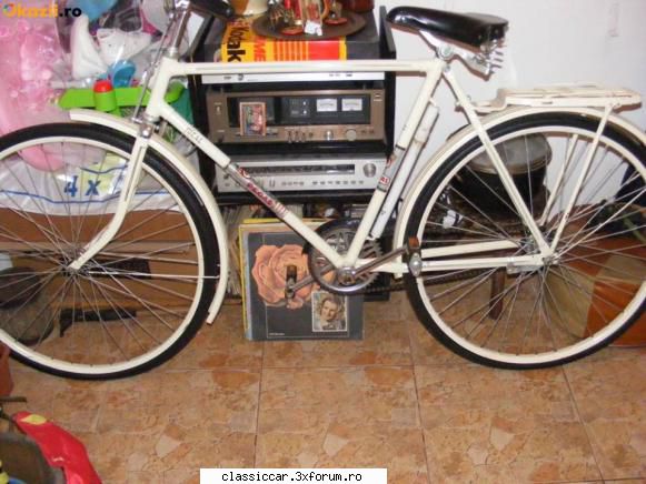 Biciclete vechi - Ati mai vazut Ideal de cuoare - Prezentare motociclete, motorete si biciclete de colectie