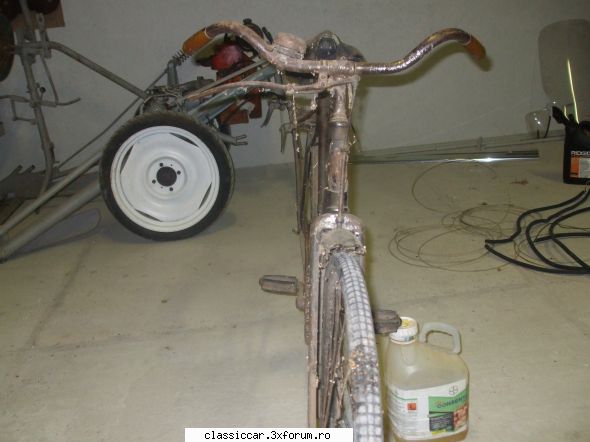 Biciclete vechi - Am incurcat borcanele - Prezentare motociclete, motorete si biciclete de colectie