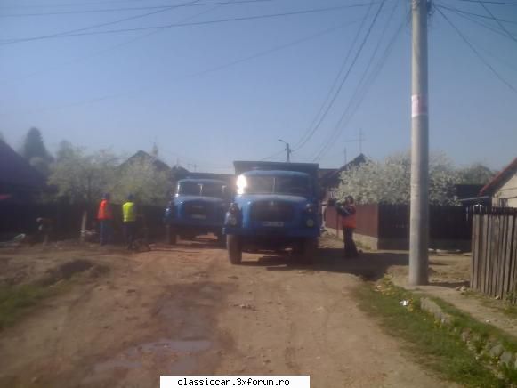 Camioane epave sau nu, vechi sa fie - Doua camioane Tatra , care lucreaza pe strada - Am vazut prin Romania