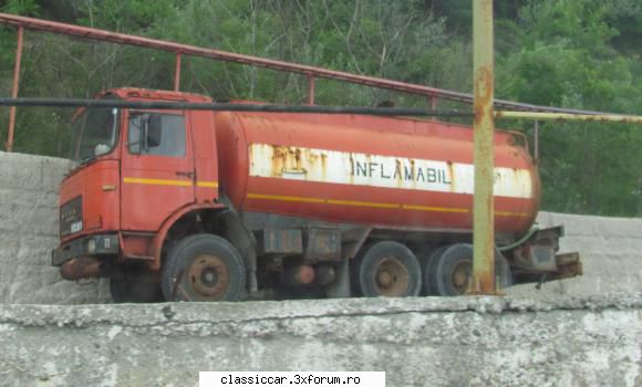 Camioane epave sau nu, vechi sa fie - Salina Ocnele Mari - Am vazut prin Romania