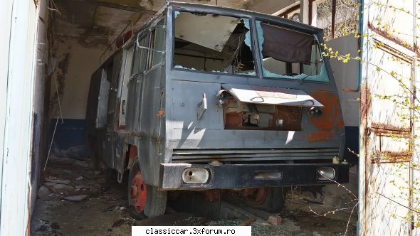 Camion ATI Roman 19256 DF abandonat in Poiana Brasov - Andrewww - Vanatoarea de epave