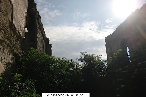 Castelul Haller - sat Coplean, jud Cluj - acoperisul a disparut complet dupa 1989 cu - Drumetii prin Mioritic