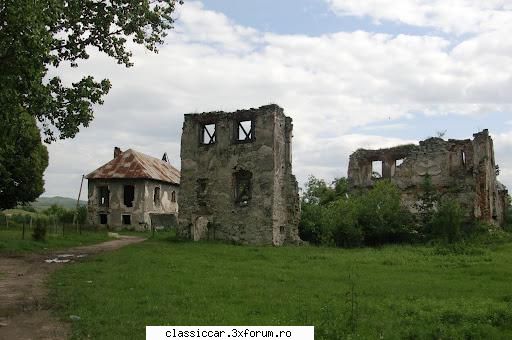 Castelul Kornis - sat Manastirea, jud Cluj - Anexele sunt intr-o stare destul de - Drumetii prin Mioritic