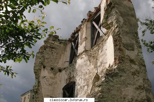 Castelul Kornis - sat Manastirea, jud Cluj - Zidul unei anexe ramase inca in - Drumetii prin Mioritic