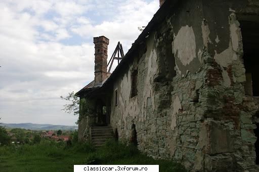 Castelul Kornis - sat Manastirea, jud Cluj - Cosul de fum imens inca mai aminteste - Drumetii prin Mioritic