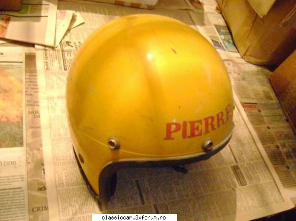 Casti, si echipamente moto de epoca - A doua ar fi o casa tot DDR-ista, cu interior din - File de istorie