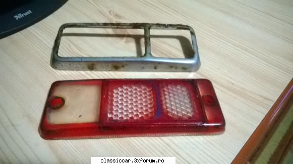Caut sticle - Caut sticle pentru lucasuri cu rama metalica - Cumparari piese