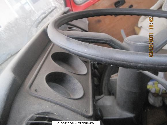 Ce am vazut prin Resita... - o poza facuta azi in trecere la bordul unui vw T2 - Am vazut prin Romania